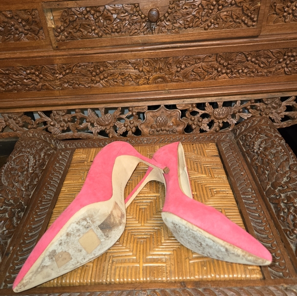 Fabulous Bright Pink Monolo Blahnik Pumps - Picture 4 of 5